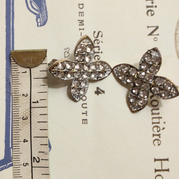 Rhinestone gold tone vintage stud earrings - Picture 4 of 4
